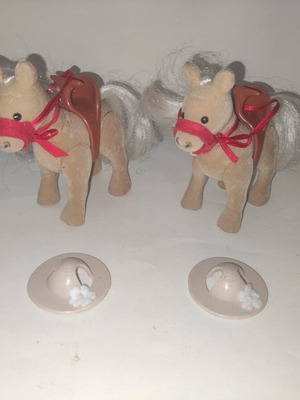 Sylvanian Families Willow Horse and Strawberry Foal Pony 1990 like new