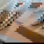 Γόβες λευκές 36 με χοντρό μεταλλικό τακούνι σε χρυσή απόχρωση αφόρετες