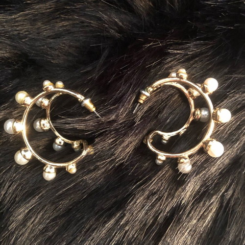Double Gold Hoop Earrings with Pearls like new