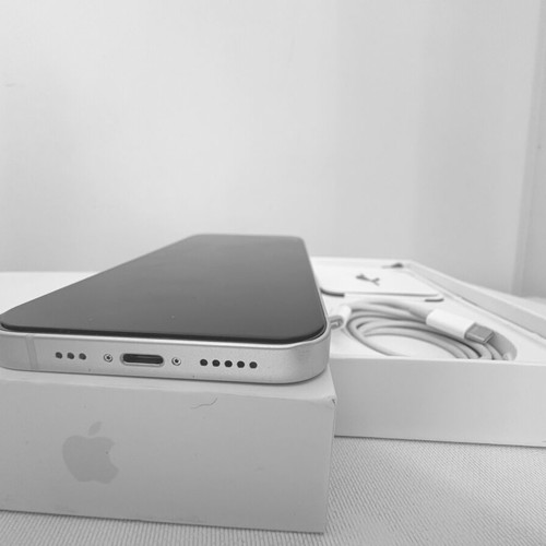 iPhone 14 Starlight 128GB like new, 5G, with Apple cases