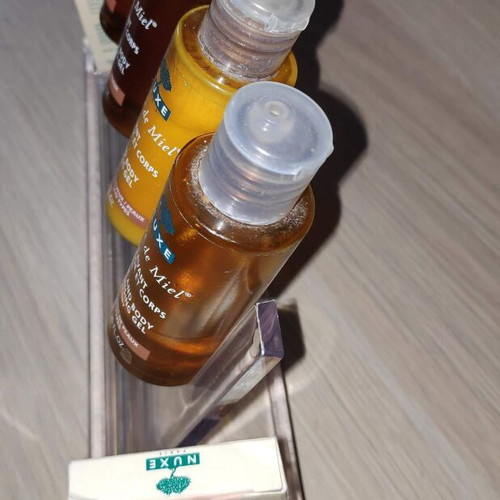 Cosmetic and amenities holder like new, transparent plexiglass