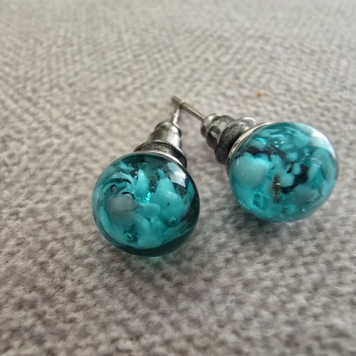 Stud earrings with turquoise glass resin balls