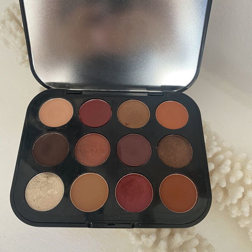 Mac eyeshadow palette like new, nude and warm shades