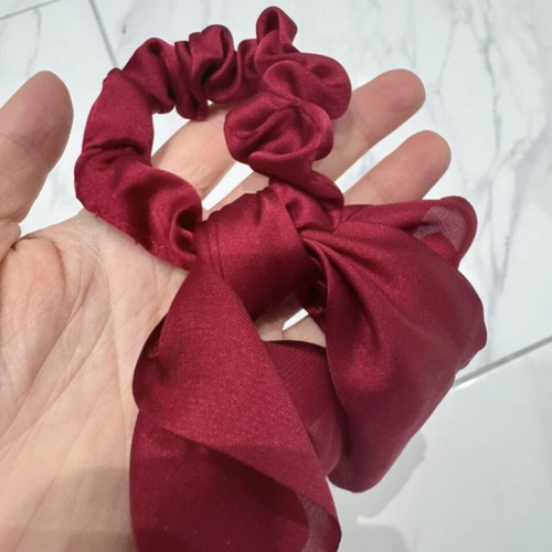 Hair tie like new, burgundy red