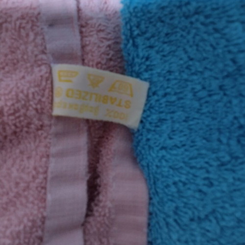 Bath towels set of 4, like new