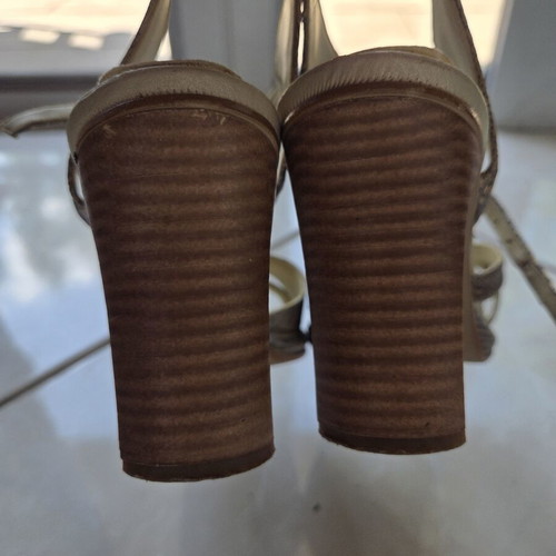 High Crocodile-Effect Sandals used with Chunky Heel