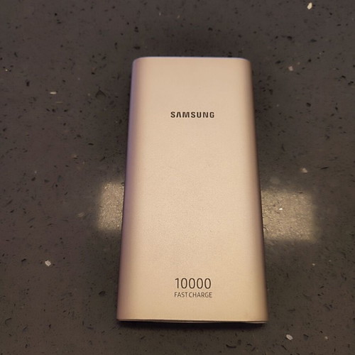 Samsung power bank 10000mAh 38.5Wh like new, fast charge