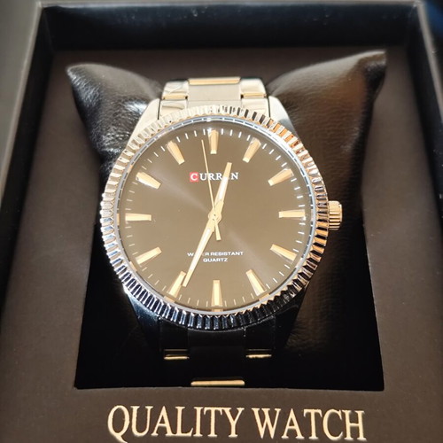 Curren 8425 men's watch new, black dial with silver bracelet