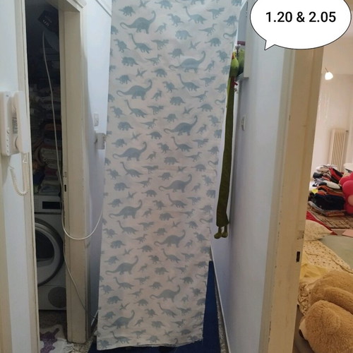 Children's curtain, like new