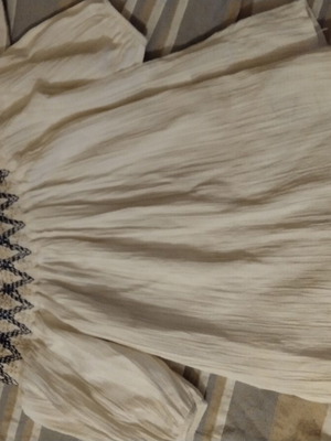 Summer blouse like new, airy knit with open shoulders