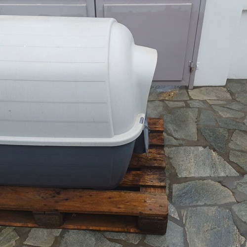 Dog igloo cage 100x70cm like new