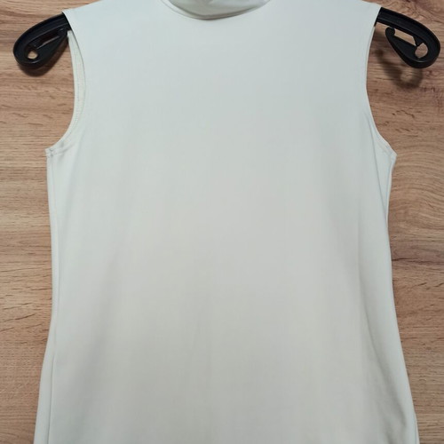 Pencil skirt used with bow detail and sleeveless top gift