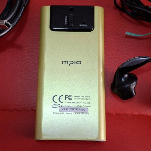 Mp3 player Mpio F900 used, functional with one earphone issue
