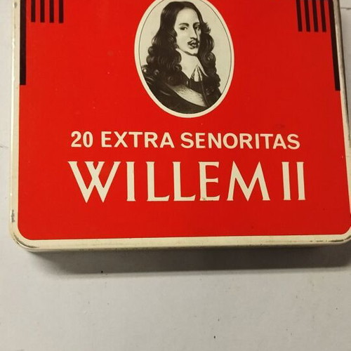 Willem II metal cigar case used, vintage collectible