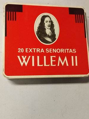 Willem II metal cigar case used, vintage collectible