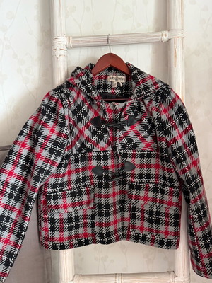 Attrattivo short checkered coat like new, size L, black and red
