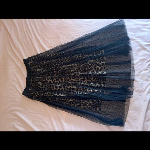 Skirt leopard print with black tulle like new, high waist elastic
