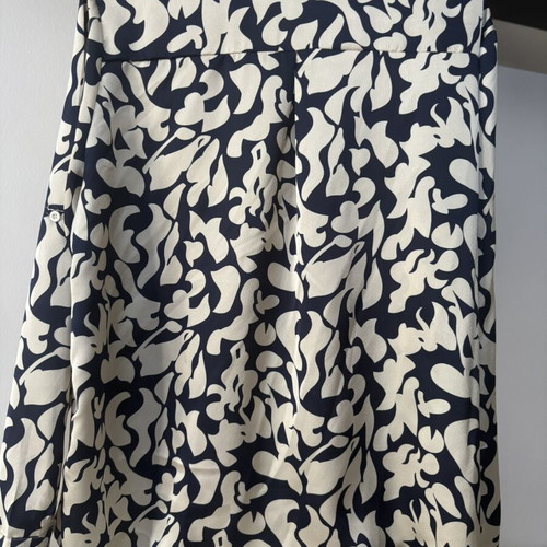 Printed silk shirt with satin sheen, like new, size M, beige and blue