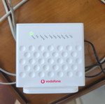 Vodafone ρούτερ καινούργιο με καλώδια τροφοδοσίας και DSL