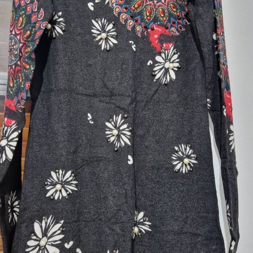Blouse dress size M like new with pearls, black