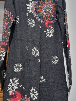 Blouse dress size M like new with pearls, black