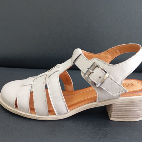 Leather sandals size 36, new, low heel, soft sole, grey