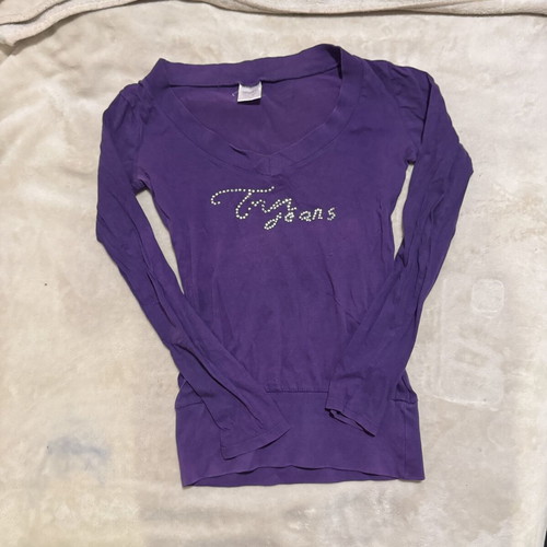 Terranova longsleeve v-neck shirt size S used, purple, bleach stain