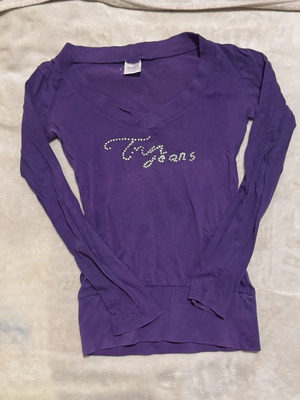 Terranova longsleeve v-neck shirt size S used, purple, bleach stain