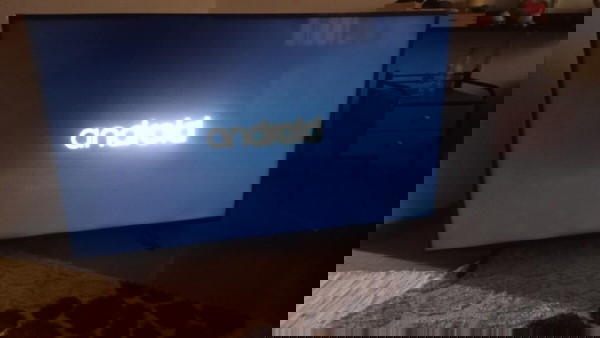 Arielli tv 58ints με βάση κρεμαστή τοίχου χωρίς control