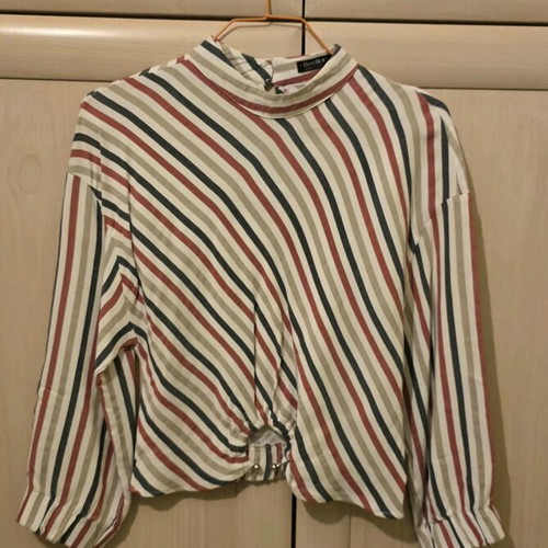 Bershka crop top with diagonal stripes like new, size small