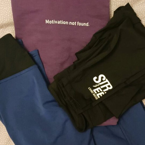 Set of 3 leggings size S and crop sweatshirt like new
