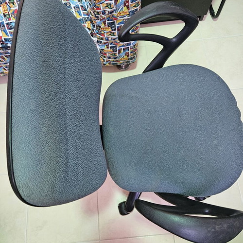 Office swivel chair used with wheels