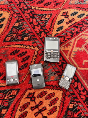 Old cell phones used, pack for spare parts