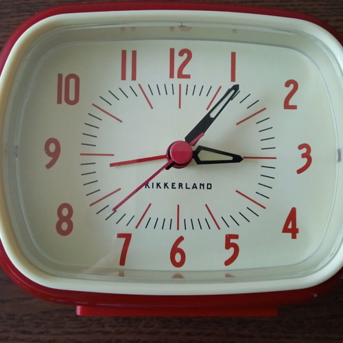 Kikkerland Retro Table Clock Alarm Red vintage style like new