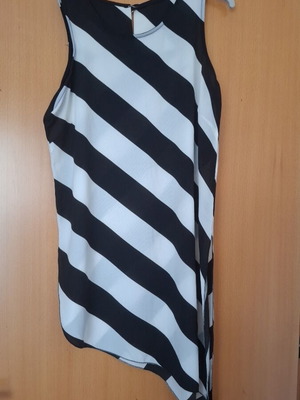 Asymmetric striped blouse like new, black and white, size S