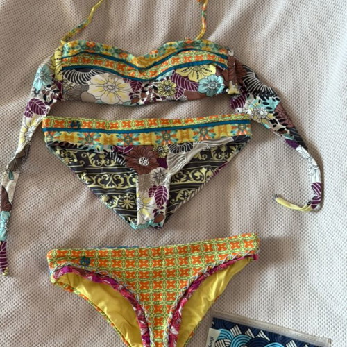 Maui swimsuit used with two bottoms and pouch, multicolor