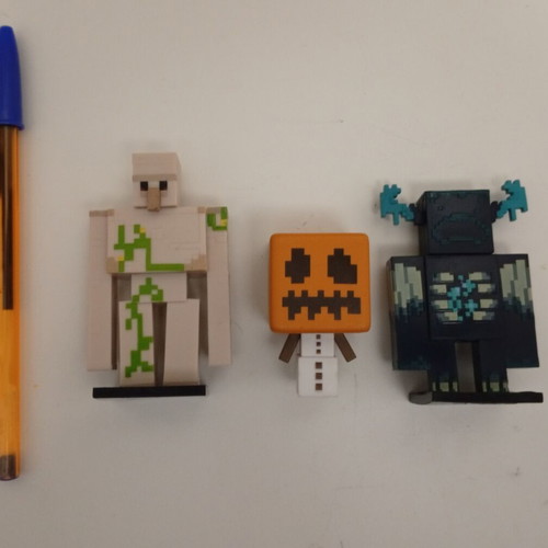 Minecraft Toppeez Warden 3D Figure Set used