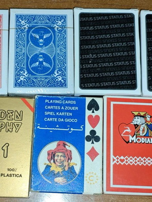 Τράπουλες πλαστικές και χάρτινες σαν καινούργιες, πακέτο 7 τεμαχίων