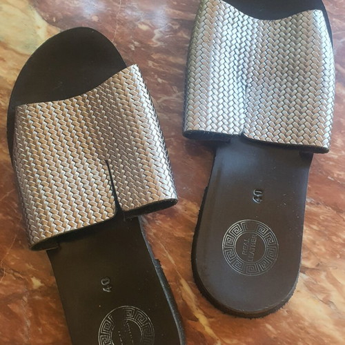 A.L.E. sandals size 40 like new, black and silver