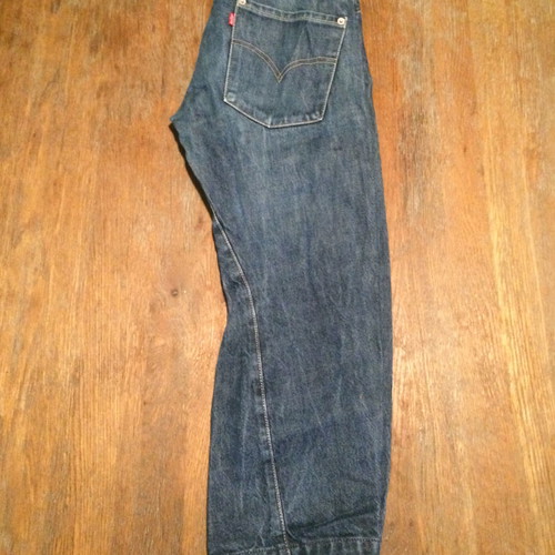 VINTAGE LEVI'S TWISTED SEAMS JEANS