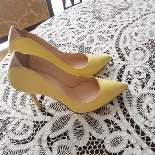 Mourtzi leather pumps size 38 like new, yellow