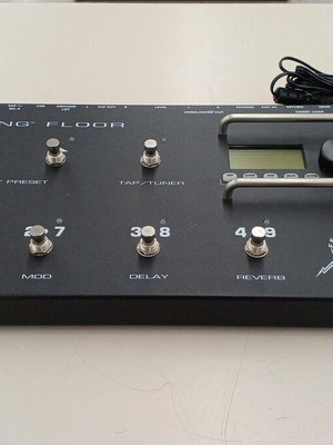Fender Mustang Floor multi-effect guitar pedal like new with original case