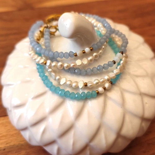 Set of 5 bracelets with glass and pearl beads, new