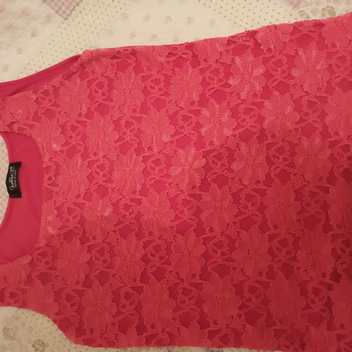Sleeveless top like new, red, size M