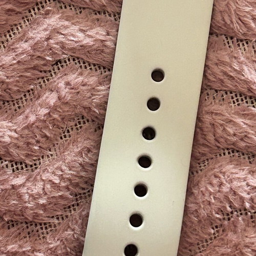 Apple Watch SE 40mm used starlight 2023 with charger