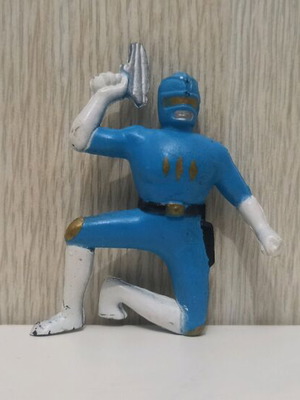 Delta Lucky Cup Vintage Power Ranger Blue figure used, early 90s