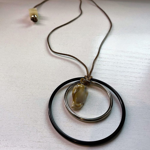 Necklace with shell new