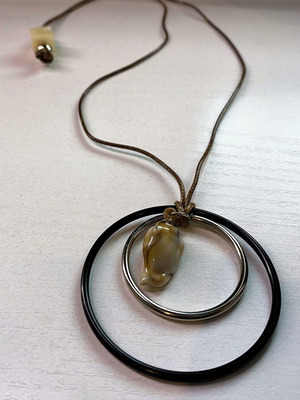 Necklace with shell new