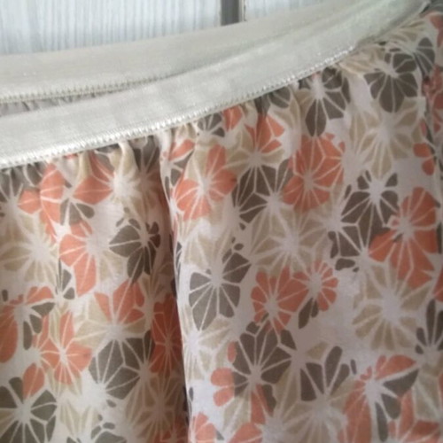 Silk skirt 100% like new, size M 38 10