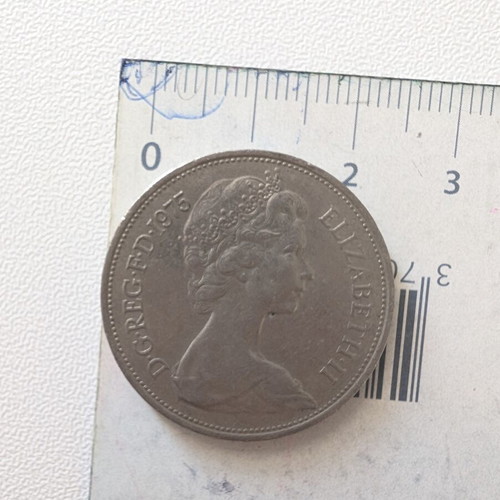 British 10 New Pence Coin 1975 used